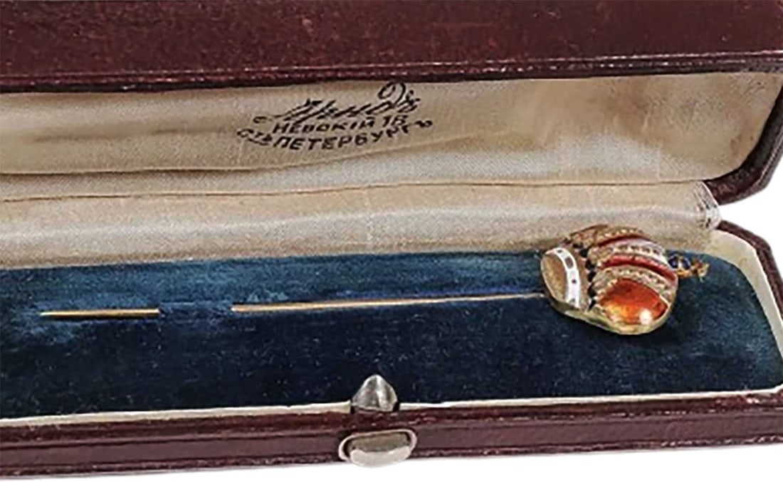 ANTIQUE RUSSIAN IMPERIAL GOLD & ENAMEL CROWN STICK PIN WITH ORIGINAL BOX: No Reserve! Limited-Time Price Reduction! ANTIQUE RUSSIAN IMPERIAL GOLD & ENAMEL CROWN STICK PIN BY SAMUEL ARNDT WITH ORIGINAL BOX Offered for your consideration is a rare Russian Imperial gold and en