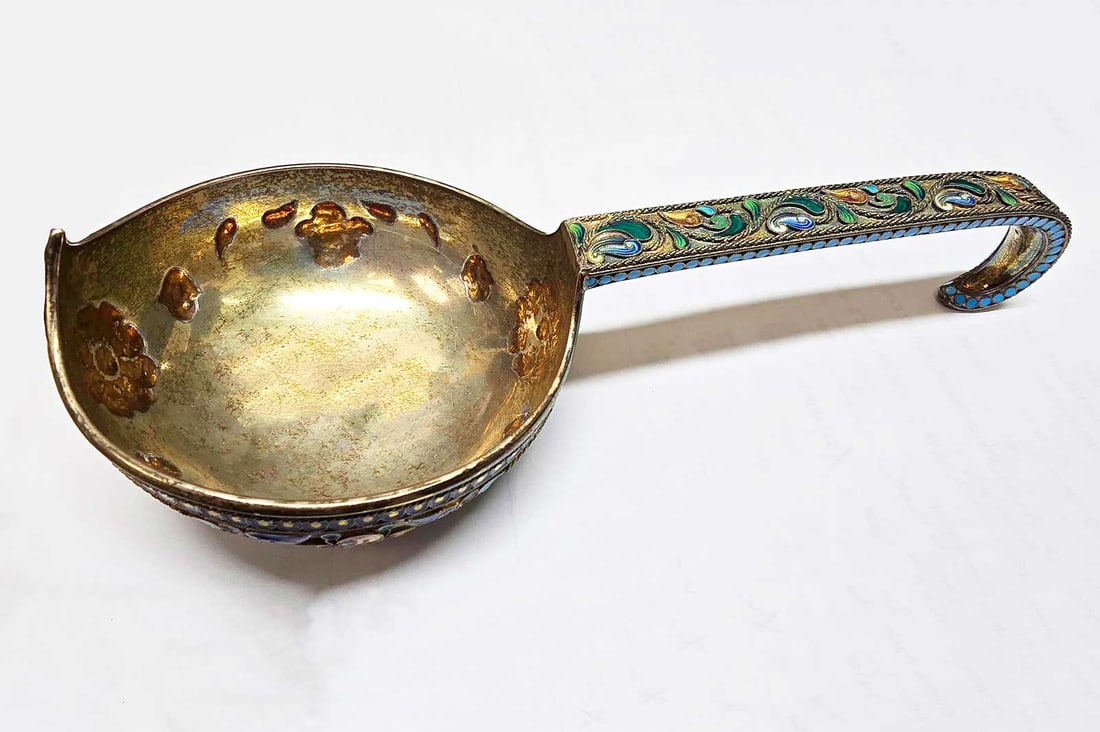 LARGE RUSSIAN IMPERIAL SILVER & CLOISONNE ENAMEL KOVSH WITH PLIQUE-A-JOUR DECORATION (1 of 14)