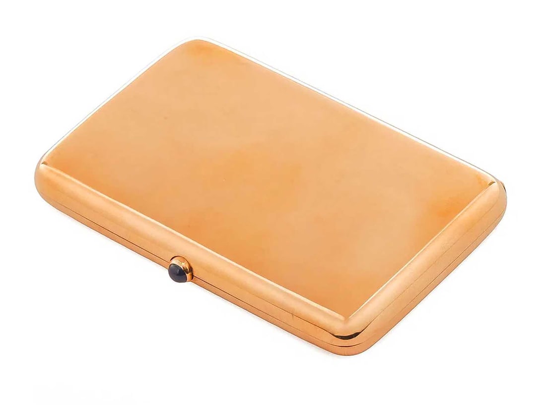 FABERGE - GOLD RUSSIAN IMPERIAL CIGARETTE CASE WITH SAPPHIRE THUMB PIECE (1 of 10)