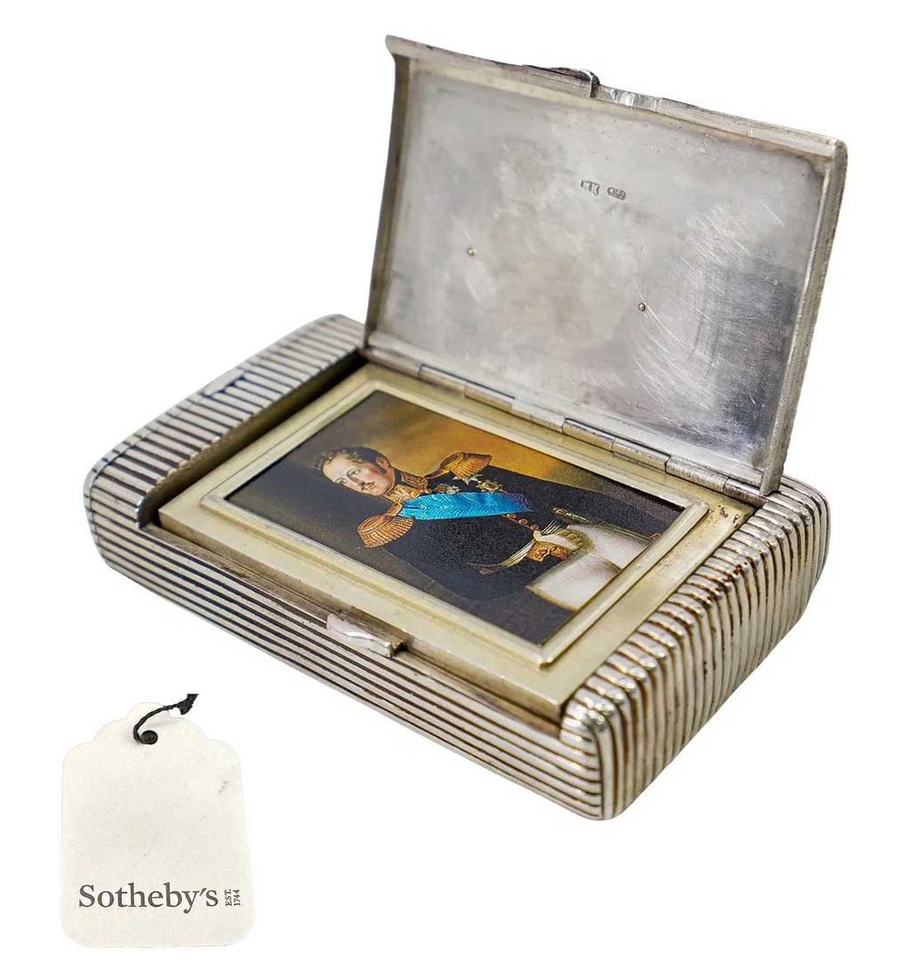 UNIQUE RUSSIAN SILVER CIGARETTE CASE WITH HIDDEN PORTRAIT OF NICHOLAS I FROM SOTHEBY'S (1 of 18)