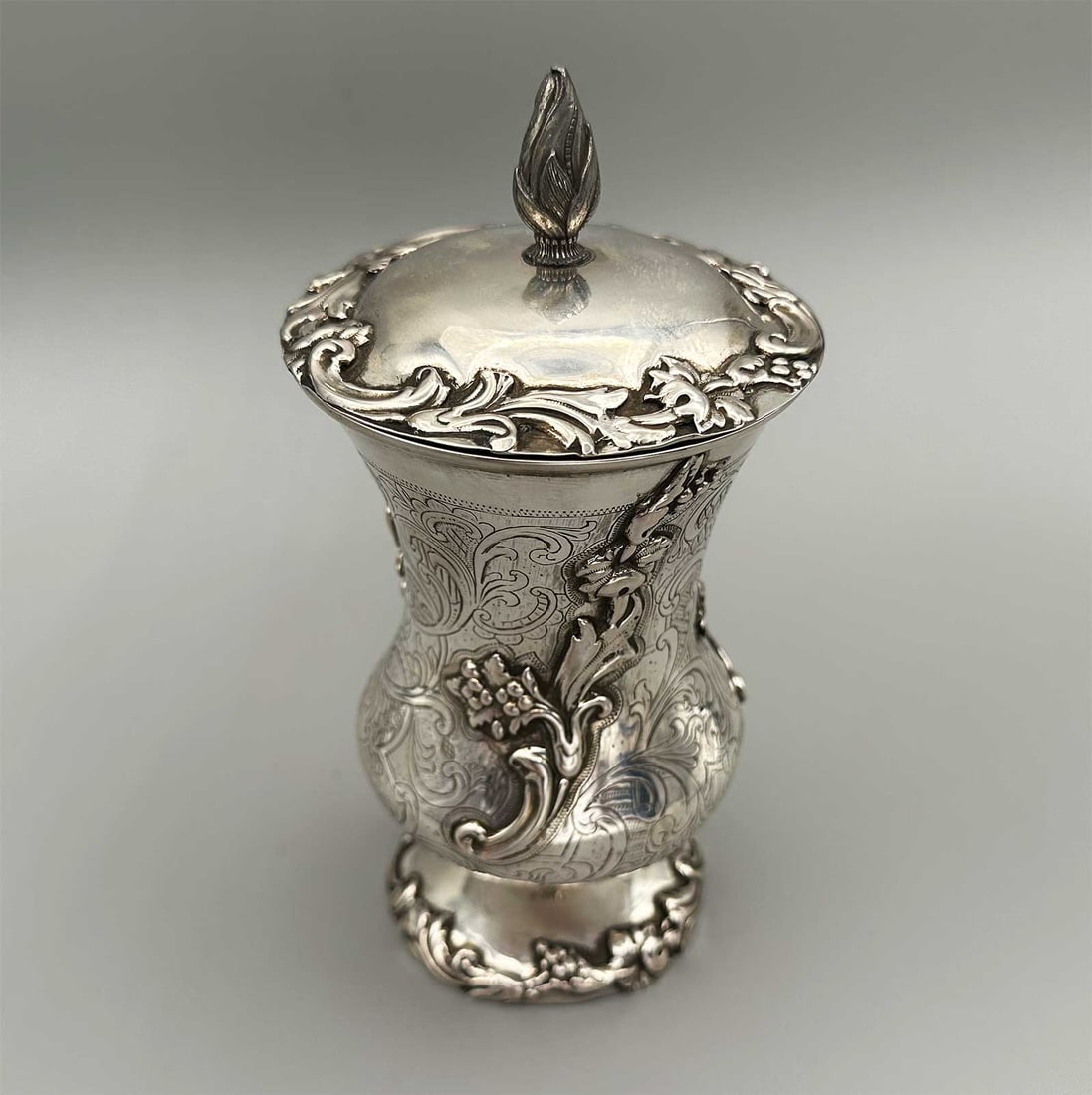 RARE LARGE RUSSIAN SILVER LIDDED TANKARD WITH REPOUSSE FLORAL DECORATION 1856 (1 of 20)
