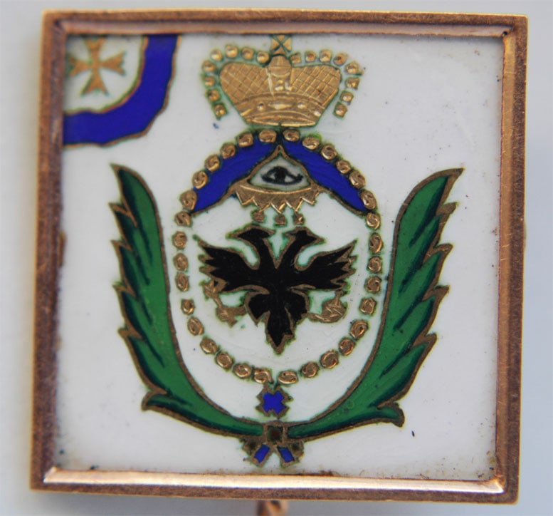 RUSSIAN IMPERIAL REGIMENTAL FLAG BADGE IN SOLID GOLD WITH ENAMEL (1 of 6)