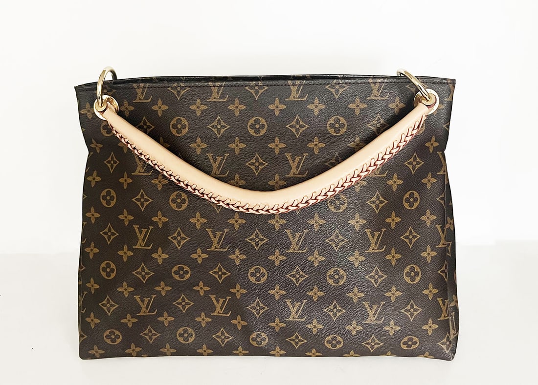 LOUIS VUITTON MONOGRAM ARTSY MM, M40249: LOUIS VUITTON ARTSY MM MONOGRAM CANVAS TOTE with BRAIDED HANDLE The Louis Vuitton Artsy MM is crafted from the House's iconic Monogram canvas and finished with elegant gold-tone hardware. It features 