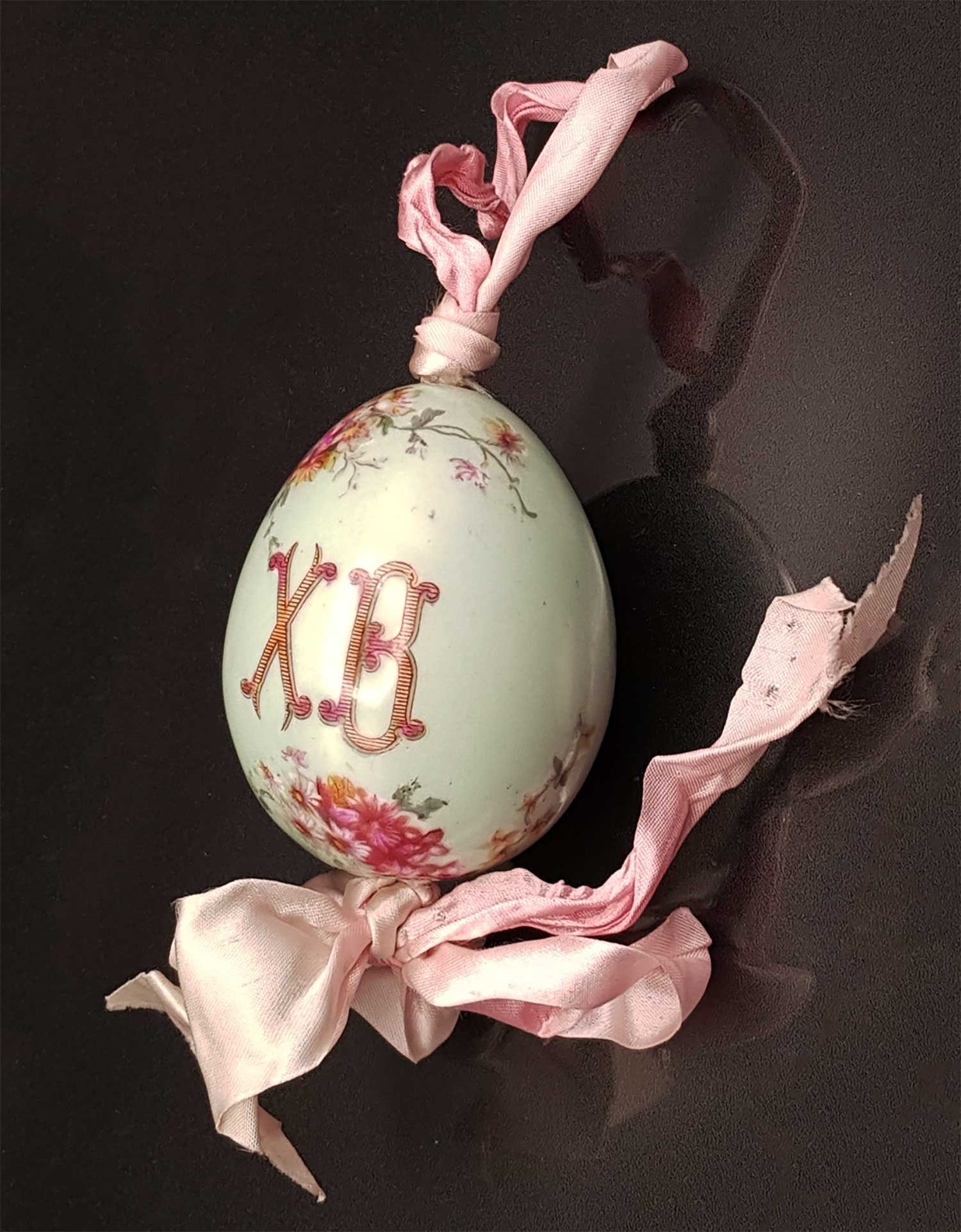 RARE RUSSIAN IMPERIAL PORCELAIN HAND PAINTED EASTER EGG, 1900 (1 of 10)
