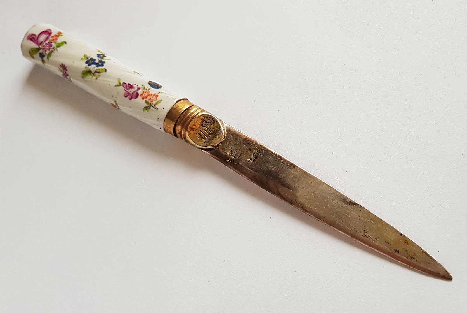 EXTREMELY RARE RUSSIAN IMPERIAL SILVER GILT & PORCELAIN KNIFE OF EMPRESS CATHERINE II, ST.: No Reserve! Limited-Time Price Reduction! EXTREMELY RARE RUSSIAN IMPERIAL SILVER GILT & PORCELAIN KNIFE OF EMPRESS CATHERINE II, ST. PETERSBURG, CIRCA 1770 Presented is an exceptionally rare Russian I