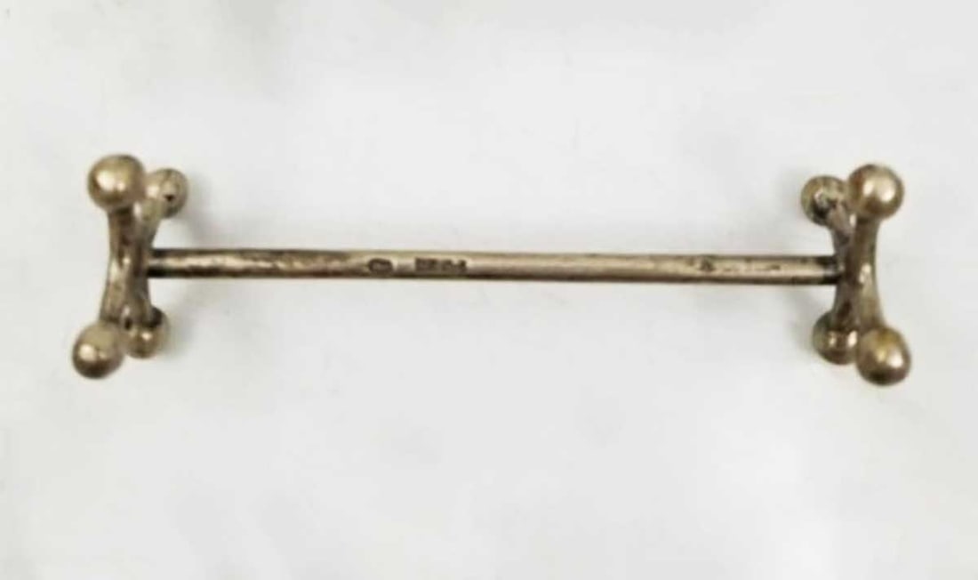 RARE RUSSIAN IMPERIAL SILVER KNIFE REST WITH LAUREL WREATH DECORATION, 1908-1917 (1 of 5)