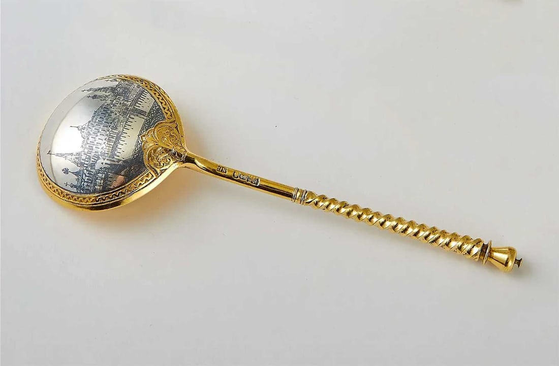 IVAN KHLEBNIKOV RARE LARGE RUSSIAN SILVER GILT & NIELLO SPOON WITH MOSCOW KREMLIN VIEW (1 of 12)