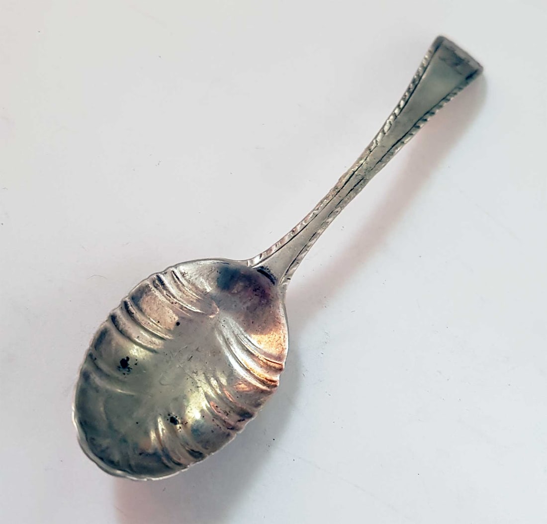 ANTIQUE VERY RARE AMERICAN SILVER SPOON 1755 ENGRAVED STAG'S HEAD (1 of 11)