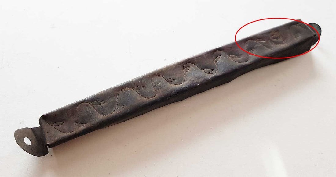 RARE ANTIQUE JEWISH MEZUZAH METAL CASE ENGRAVED HEBREW INSCRIPTION JUDAICA: No Reserve! Limited-Time Price Reduction! RARE ANTIQUE JEWISH MEZUZAH METAL CASE ENGRAVED HEBREW INSCRIPTION JUDAICA Presented is a rare antique Jewish handmade metal Mezuzah case featuring an engrave