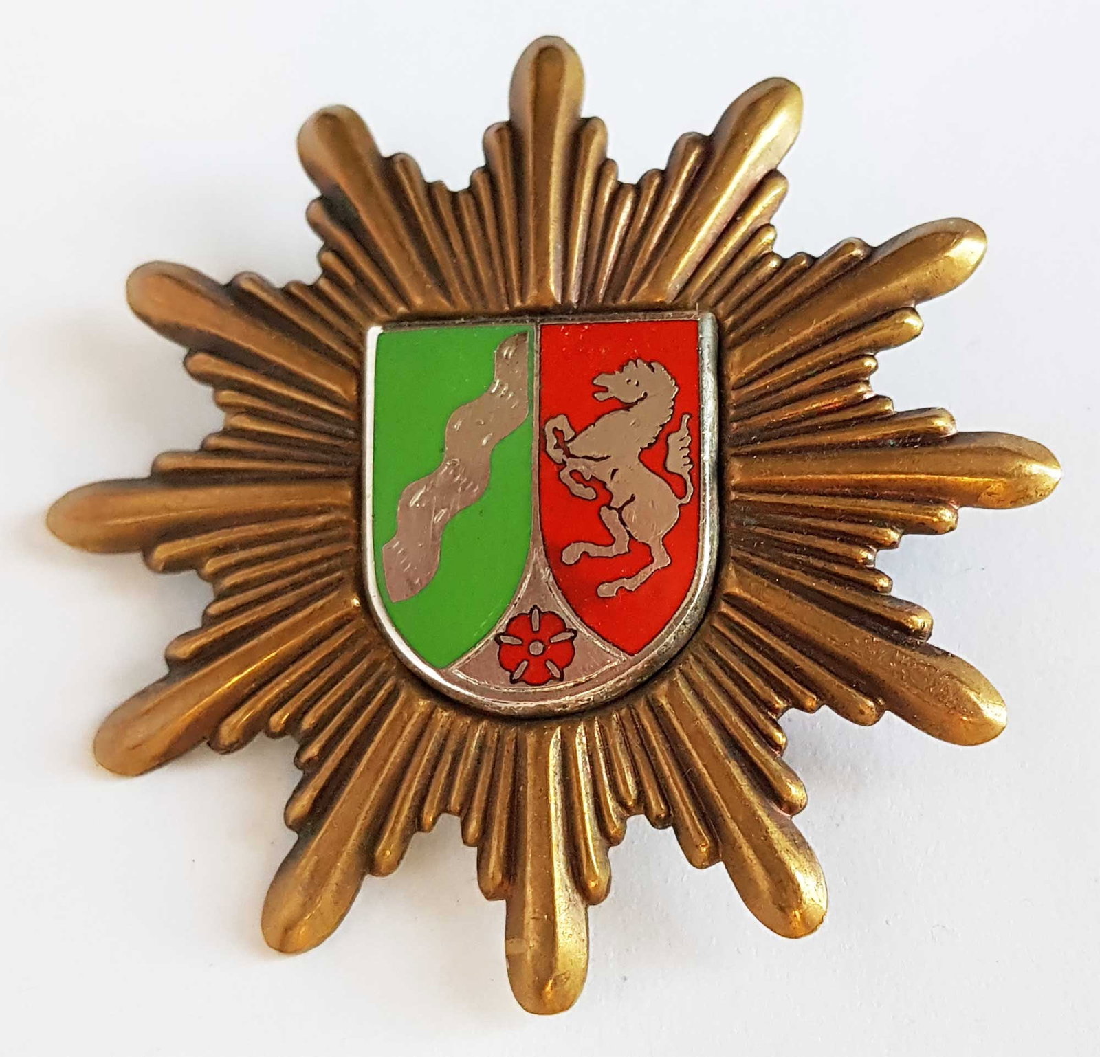 RARE GERMAN PRE-WWII POLICE HAT BADGE HISTORICAL INSIGNIA: No Reserve! Limited-Time Price Reduction! RARE GERMAN PRE-WWII POLICE HAT BADGE HISTORICAL INSIGNIA Presented is a rare German pre-WWII Police Hat Badge, an example of early 20th-century law enforceme