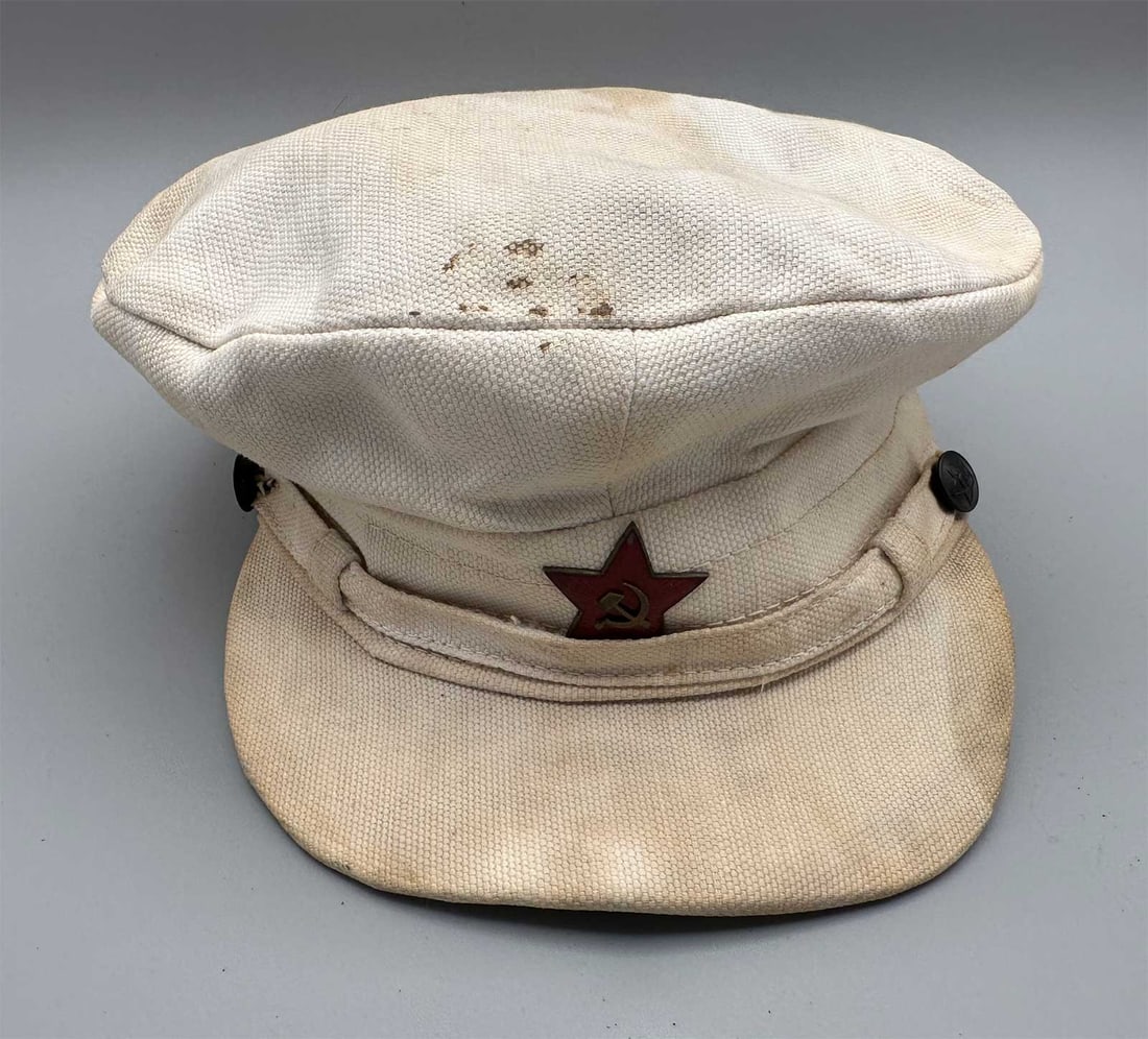 EXTREMELY RARE SOVIET RED ARMY OFFICER WHITE CANVAS VISOR CAP NAMED 1920S: No Reserve! Limited-Time Price Reduction! EXTREMELY RARE SOVIET RED ARMY OFFICER WHITE CANVAS VISOR CAP NAMED 1920S Presented is an extremely rare Soviet Red Army officer's summer visor cap dating to 