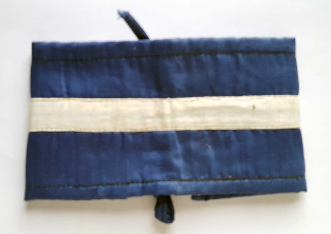 RARE RUSSIAN WWII SOVIET NAVY SUBMARINE DUTY OFFICER ARMBAND: No Reserve! Limited-Time Price Reduction! RARE RUSSIAN WWII SOVIET NAVY SUBMARINE DUTY OFFICER ARMBAND Presented is a rare Russian WWII Soviet Navy submarine duty officer armband. The armband represen