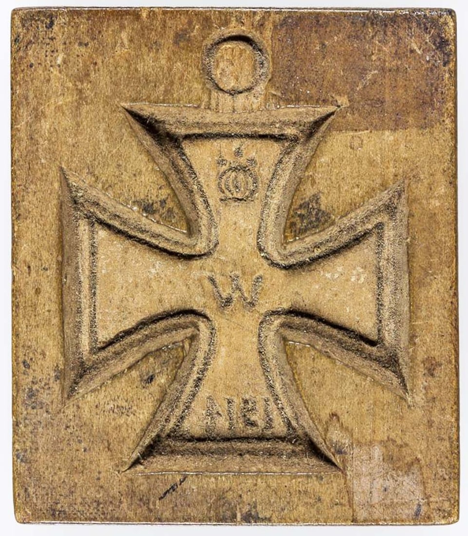 RARE GERMAN WWI HAND-CARVED WOOD FORM FOR IRON CROSS 2ND CLASS TRENCH ART: No Reserve! Limited-Time Price Reduction! RARE GERMAN WWI HAND-CARVED WOOD FORM FOR IRON CROSS 2ND CLASS TRENCH ART Presented is a rare German WWI hand-carved wooden form featuring a relief image of t