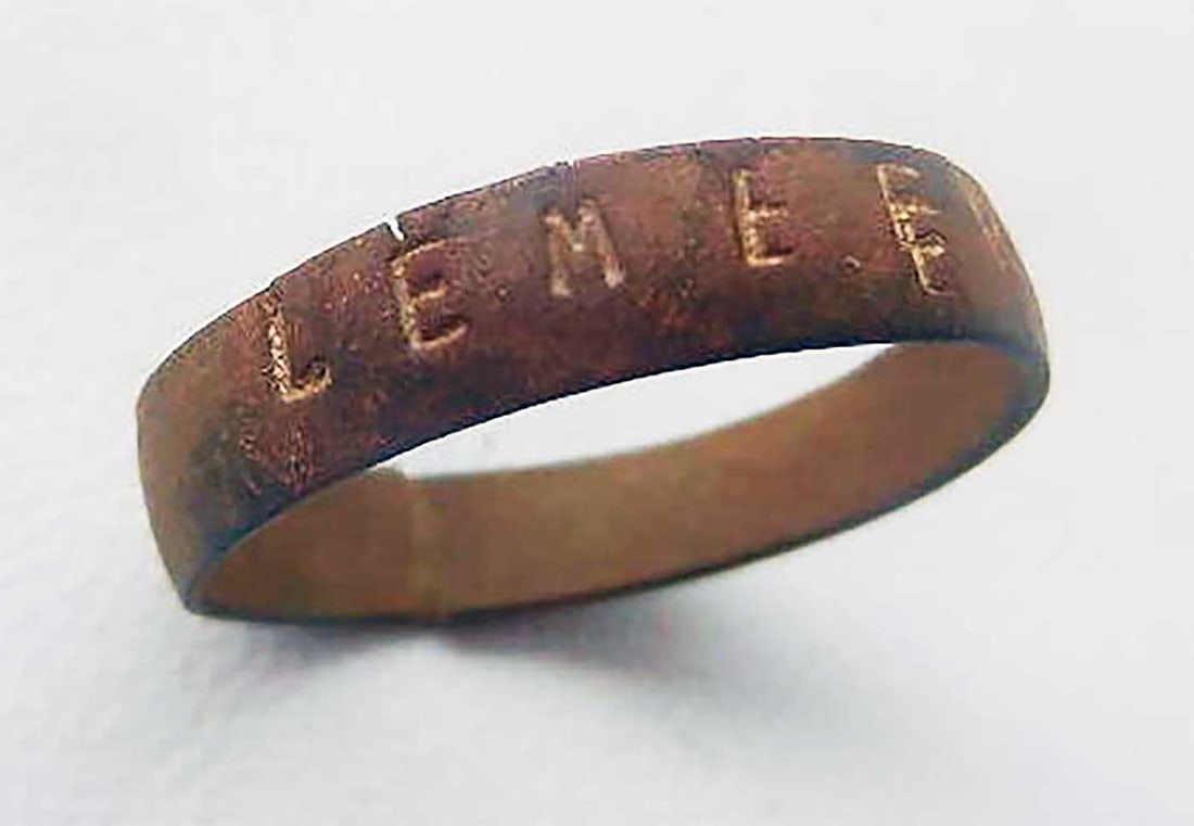 RARE GERMAN WWII LUBLIN GHETTO RING POLAND 1941 BRONZE HISTORICAL ARTIFACT: No Reserve! Limited-Time Price Reduction! RARE GERMAN WWII LUBLIN GHETTO RING POLAND 1941 BRONZE HISTORICAL ARTIFACT Presented is a rare German WWII-era bronze ring from the Lublin Ghetto in Poland, d