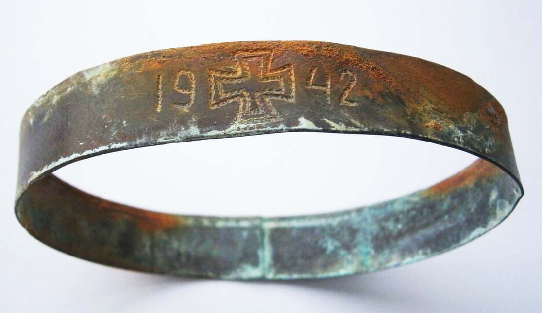 RARE GERMAN WWII 1942 IRON CROSS BRACELET TRENCH ART HAND ENGRAVED HISTORICAL COLLECTIBLE: No Reserve! Limited-Time Price Reduction! RARE GERMAN WWII 1942 IRON CROSS BRACELET TRENCH ART HAND ENGRAVED HISTORICAL COLLECTIBLE Presented is a rare German WWII bracelet featuring an Iron Cross mot