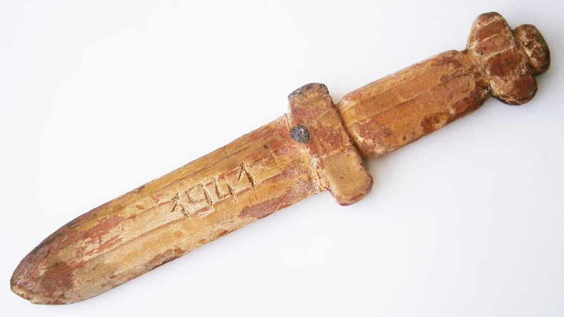 RARE GERMAN WWII HAND CARVED WOOD TRAINING KNIFE 1941-1942 SPECIAL CAMP TRENCH ART: No Reserve! Limited-Time Price Reduction! RARE GERMAN WWII HAND CARVED WOOD TRAINING KNIFE 1941-1942 SPECIAL CAMP TRENCH ART Presented is a rare German WWII handmade wooden training knife featuring th