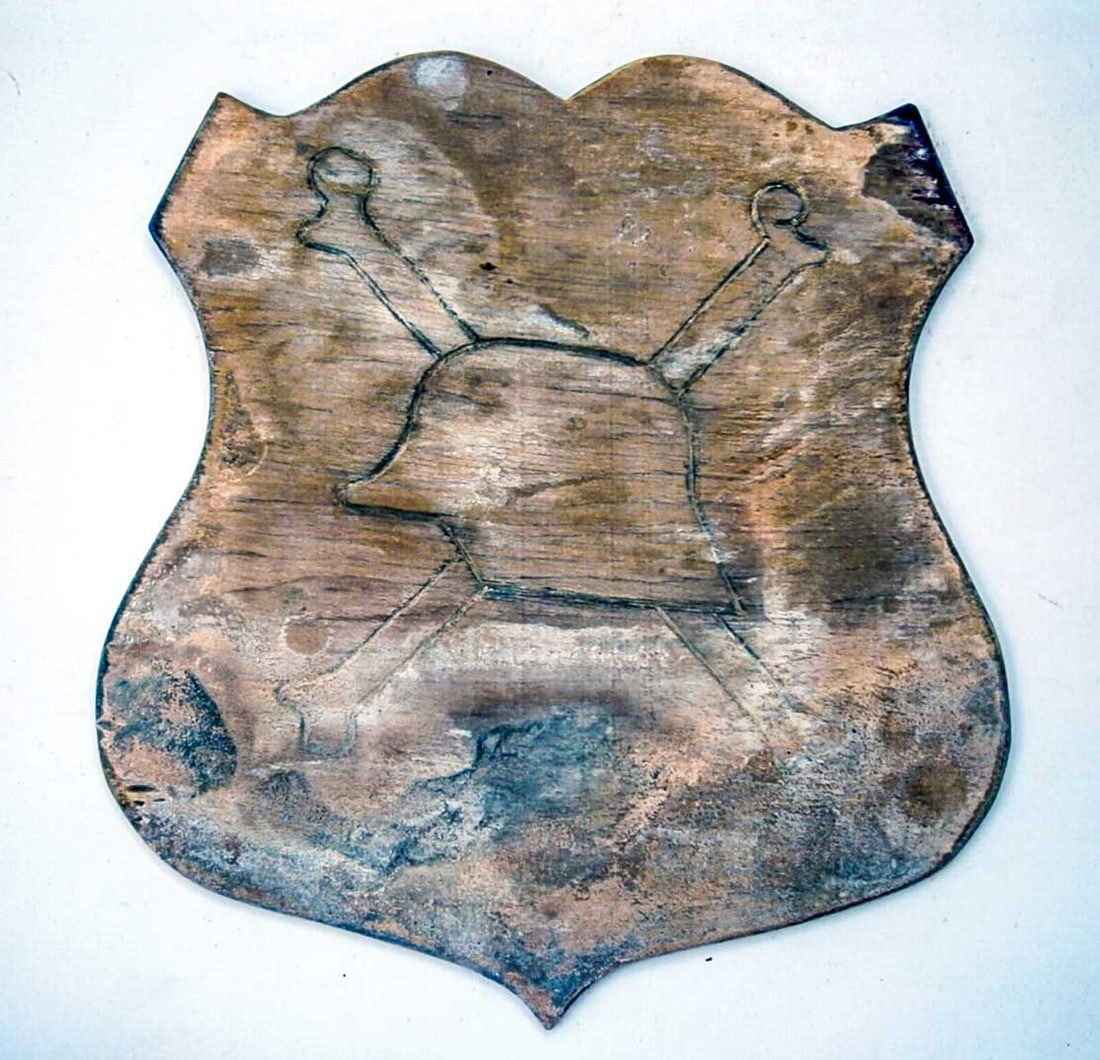 RARE GERMAN WWII WOOD CARVED SHIELD WITH HELMET & BONES M35 M42 STAHLHELM TRENCH ART: No Reserve! Limited-Time Price Reduction! RARE GERMAN WWII WOOD CARVED SHIELD WITH HELMET & BONES M35 M42 STAHLHELM TRENCH ART Presented is a rare German WWII wooden shield featuring a helmet and bone