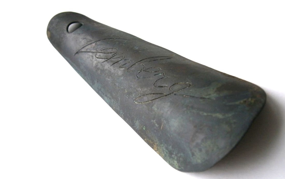 RARE POLISH-UKRAINIAN WWII LEMBERG 1943 SHOEHORN WITH INSCRIPTION HISTORICAL ARTIFACT (1 of 11)