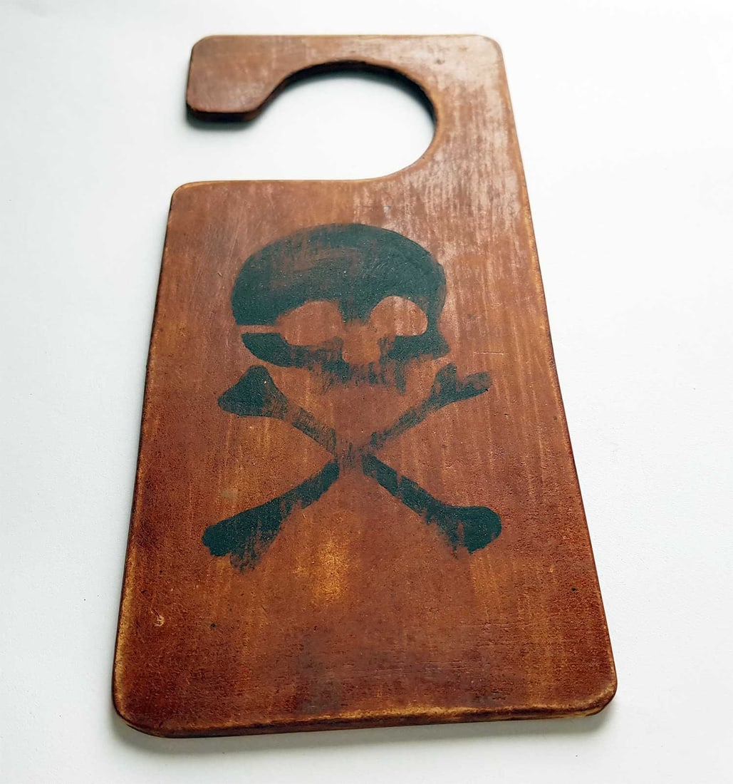 RARE GERMAN WWII DOOR HANDLE WITH SKULL AND CROSSBONES MILITARIA ARTIFACT: No Reserve! Limited-Time Price Reduction! RARE GERMAN WWII DOOR HANDLE WITH SKULL AND CROSSBONES MILITARIA ARTIFACT Presented is a rare German WWII door handle featuring a skull and crossbones motif. 