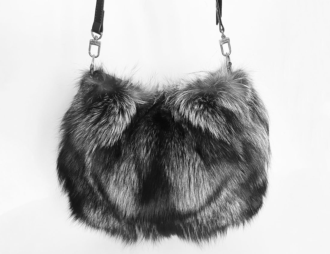 AUSTIN SILVER FOX FUR BAG (1 of 11)