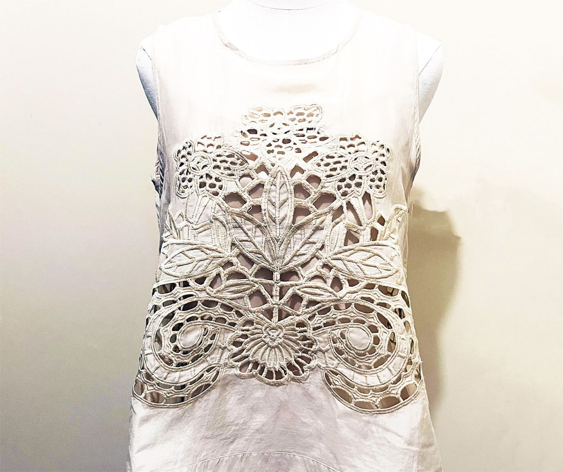 DOLCE & GABBANA EMBROIDERED LACE BLOUSE (1 of 9)