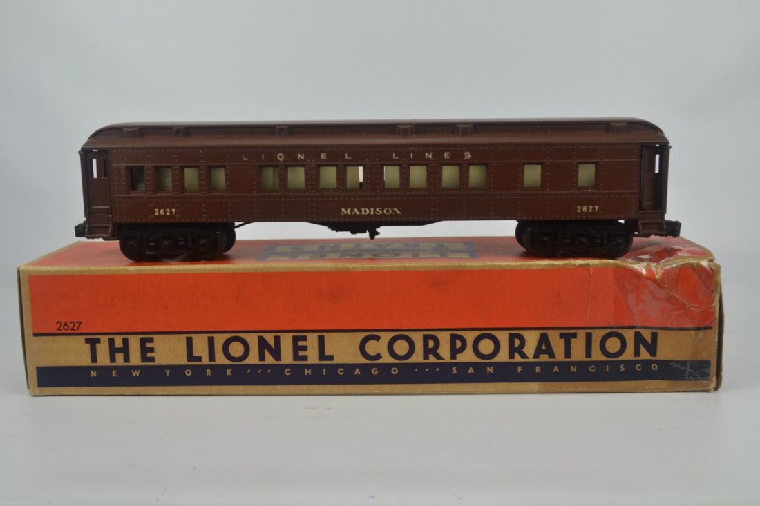 Lionel Postwar 2627 Madison Car-Boxed: Nice clean 2627 Madison Car O'gauge with box. Excellent condition, box grades 5-6.