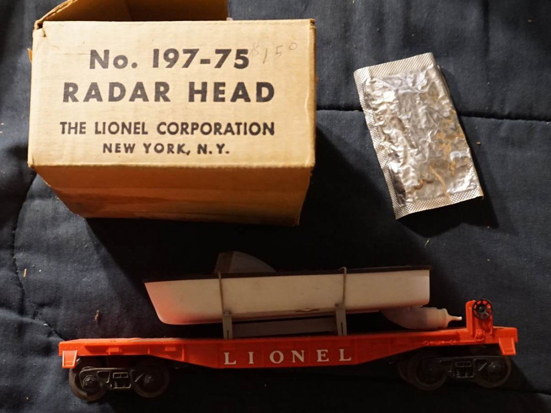 Lionel 6501 jet boat and 175 radar head box (1 of 2)