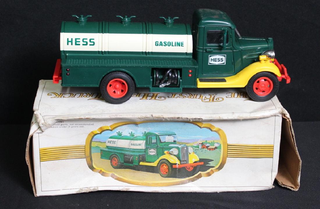 Vintage Hess Truck in Box (1 of 5)
