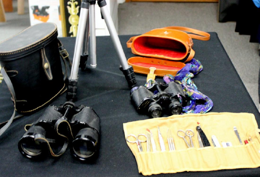 Binoculars (2), Tri-Pod, Pet Grooming Kit (1 of 1)