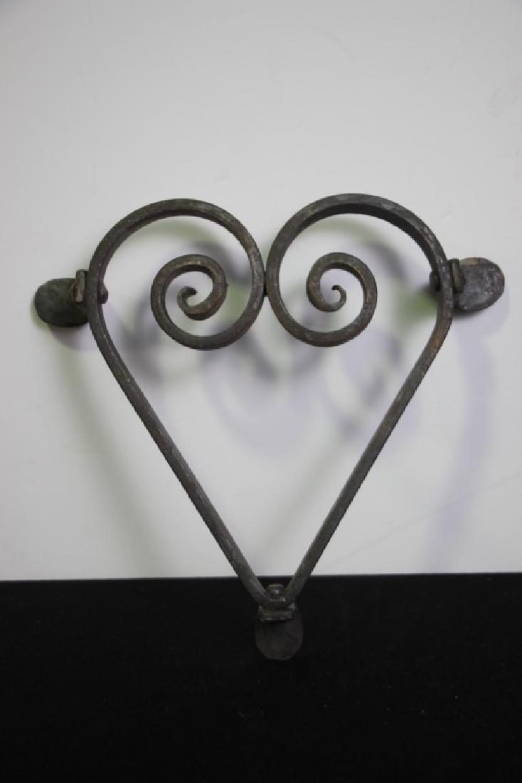 Heart Trivet, Cast Iron (1 of 2)
