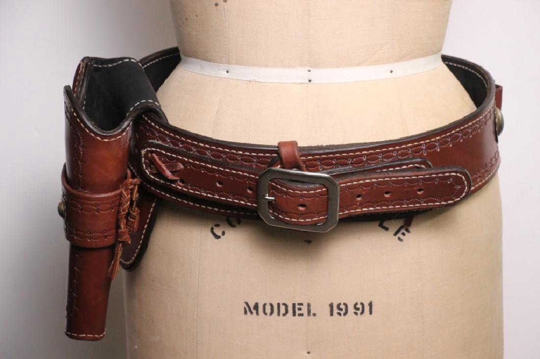 Western Gun Belt & 2 Holsters to Match