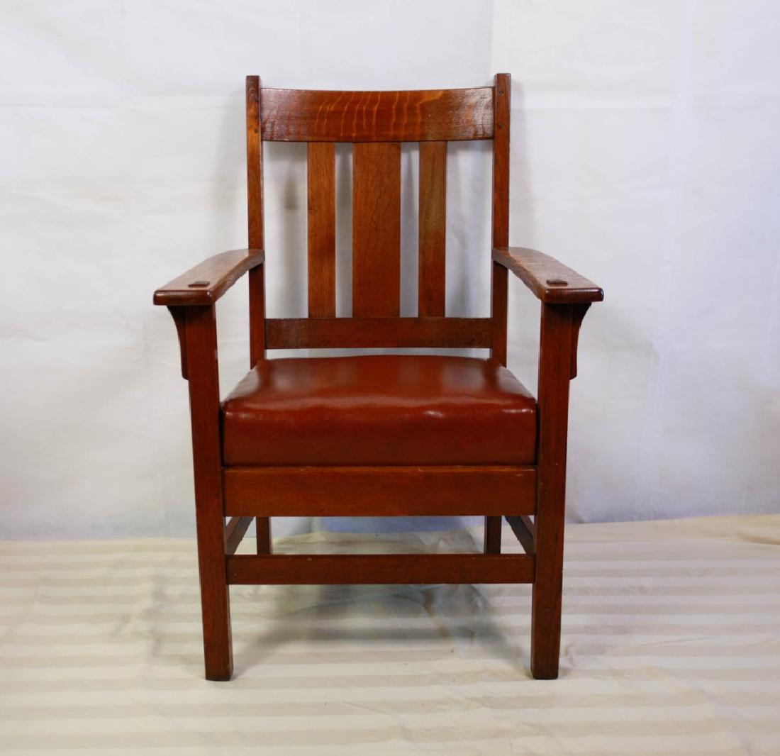 Stickley Oak Chair: 39 H x 26 W x 19 D inches (seat). #stickleyfurniture #stickley #oakchair #oak #oakfurniture #missionstyle