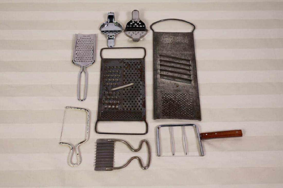 Slicers & Graters Vintage: 8 pieces total. Including Bromwell's Grater-Slicer and All in One grater-slicer. #vintage #slicer #grater #kitchen #cooking #bromwell
