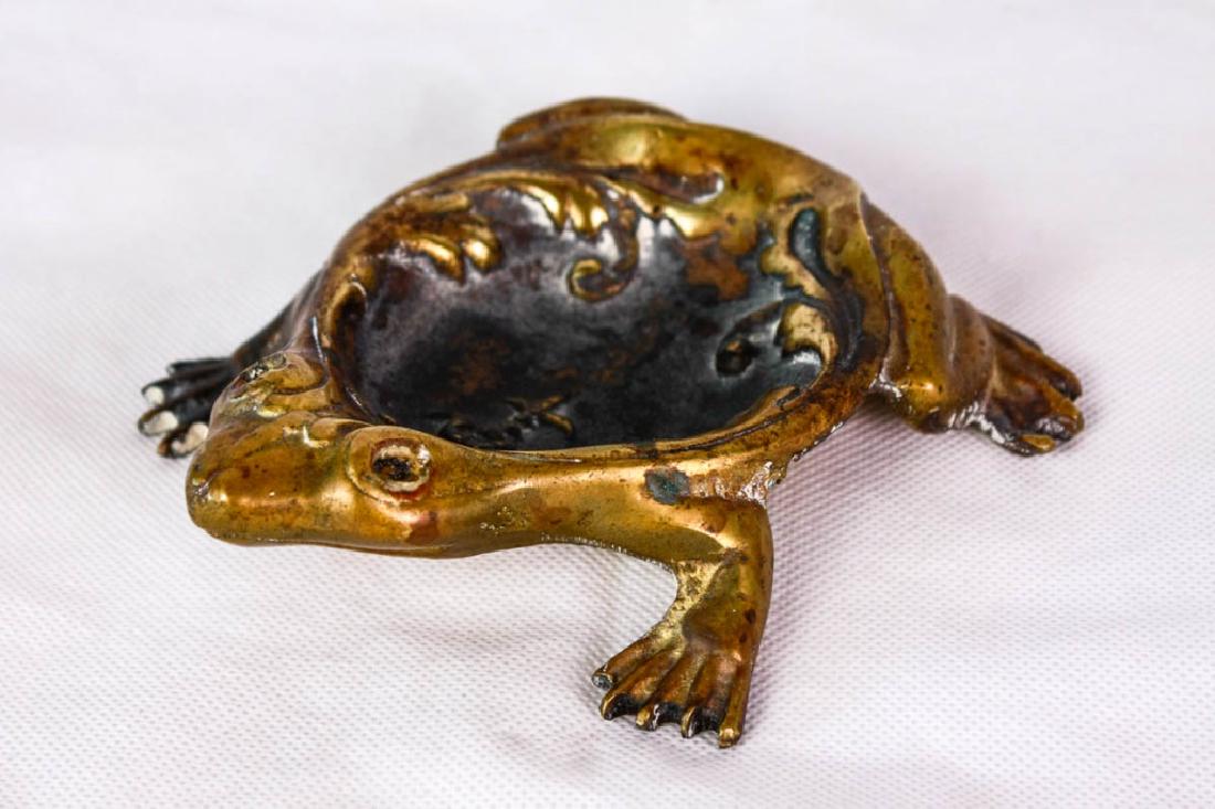 Victorian Brass Frog Ashtray (1 of 7)