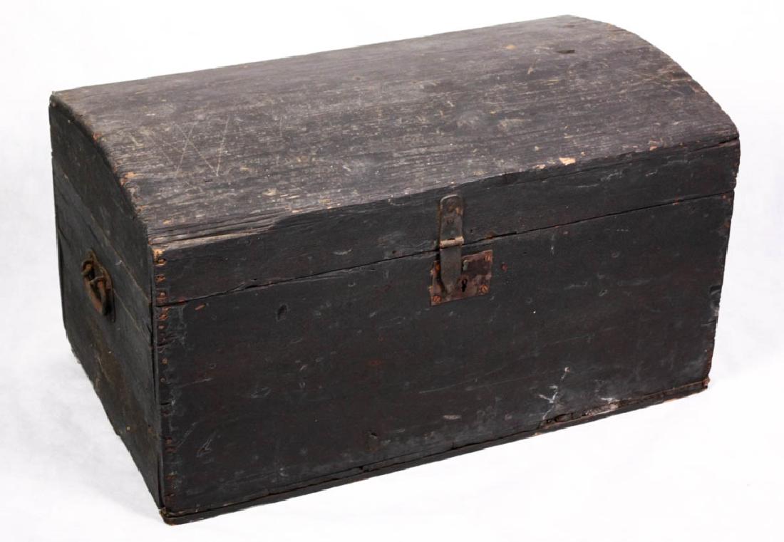 Vintage Painted Trunk (1 of 7)