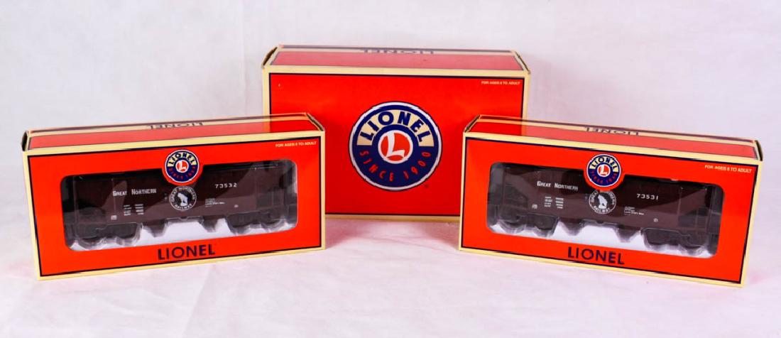 Lionel 11855 Great Northern Offset Hopper 2-Pack: 6-11855, 2004 (consists of 6-17051 & 6-17052). Great Northern Offset Hopper #73531 & Great Northern Offset Hopper #73532. Die-cast metal body and frame, opening bottom hatches, hidden uncoupling tab, 