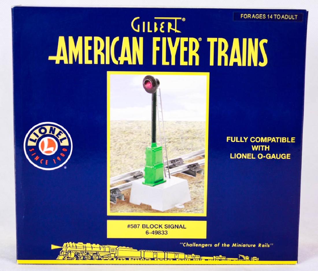 Gilbert American Flyer #587 Block Signal 49833: 6-49833, 2008. Signal illuminates to indicate an occupied block, metal construction. Mint in box. #Gilbert #AmericanFlyer #Lionel