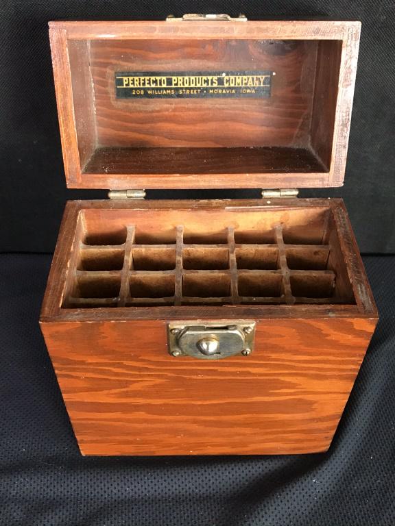 Antique Barber Straight Razor Wood Storage Box (1 of 4)