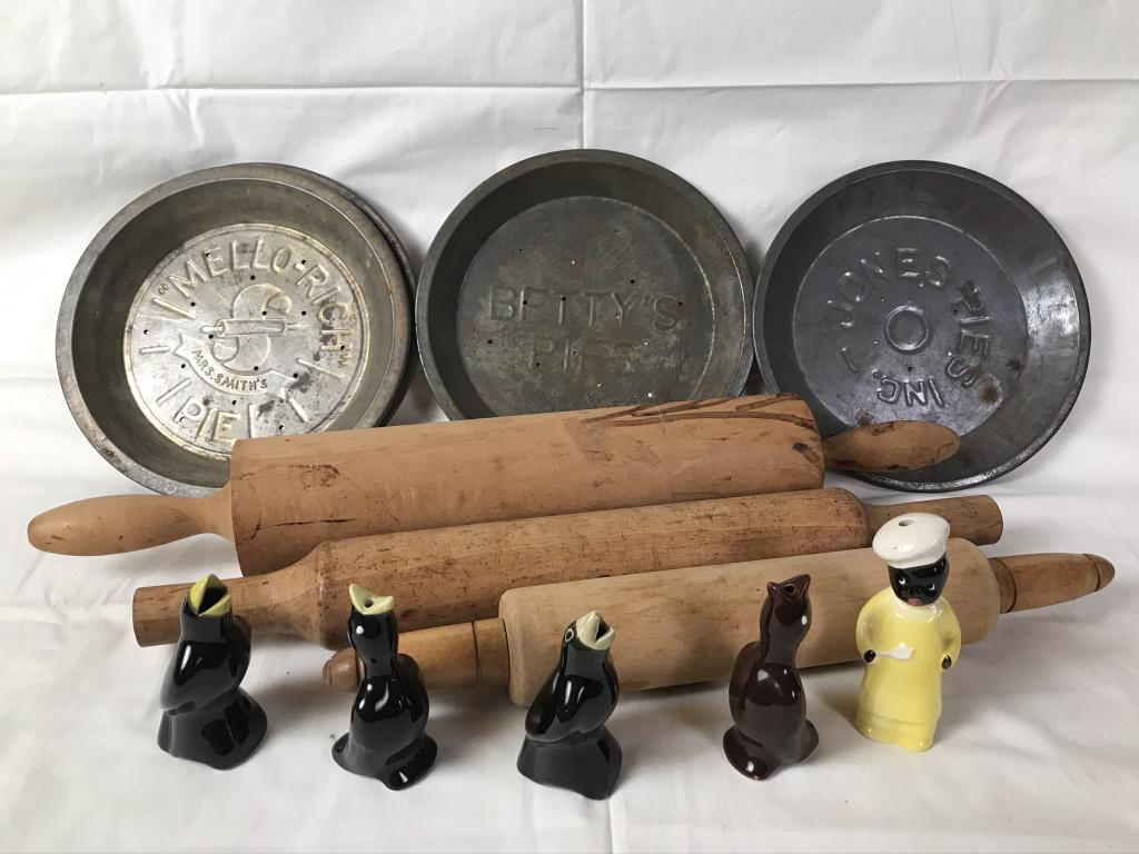 Pie Tins, Vents and Rolling Pins, Vintage (1 of 6)