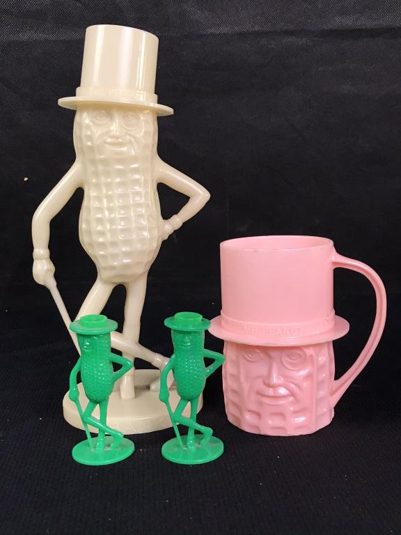Mr. Peanut Vintage Plastic Figures (4) (1 of 2)