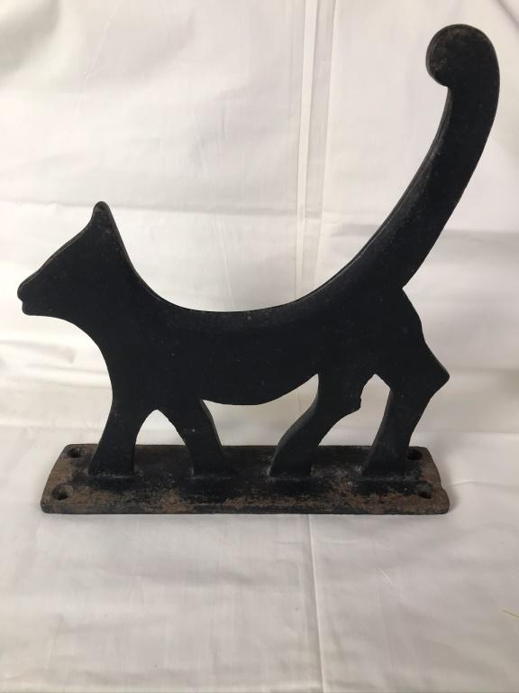 Cat Boot Scraper, Antique Cast Iron (1 of 3)