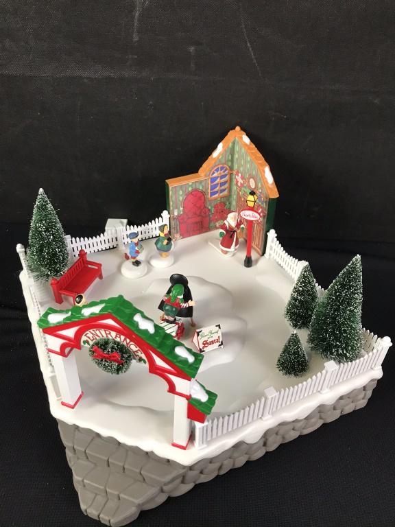 Village Animated Photo With Santa, North Pole: #52790 in box.