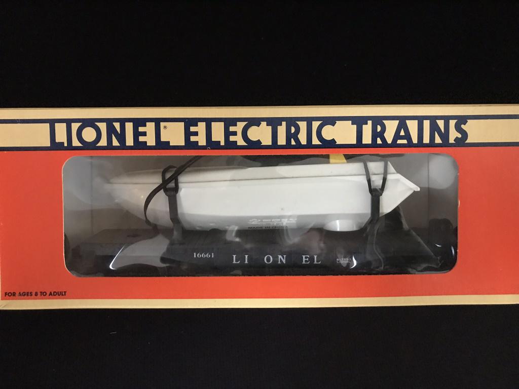 Lionel Flat Car, Operating Speed Boat: 16661 Mint in Box