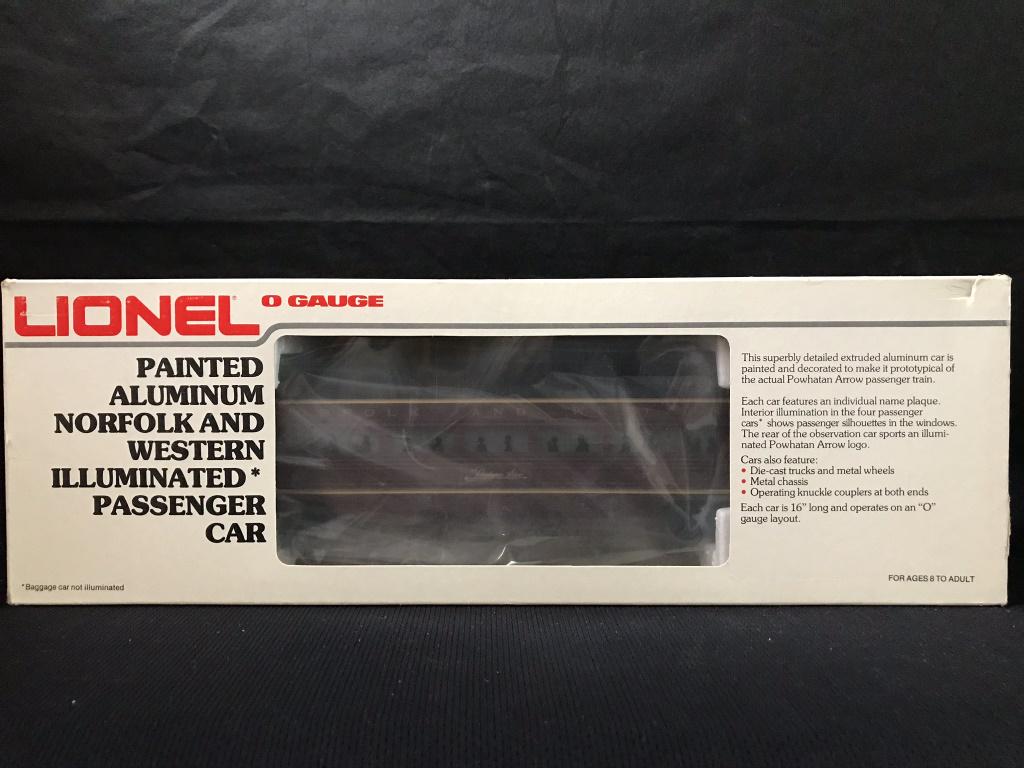 Lionel Passenger Car, Coach Norfolk & Western: 9564 Norfolk and Western. Mint in box