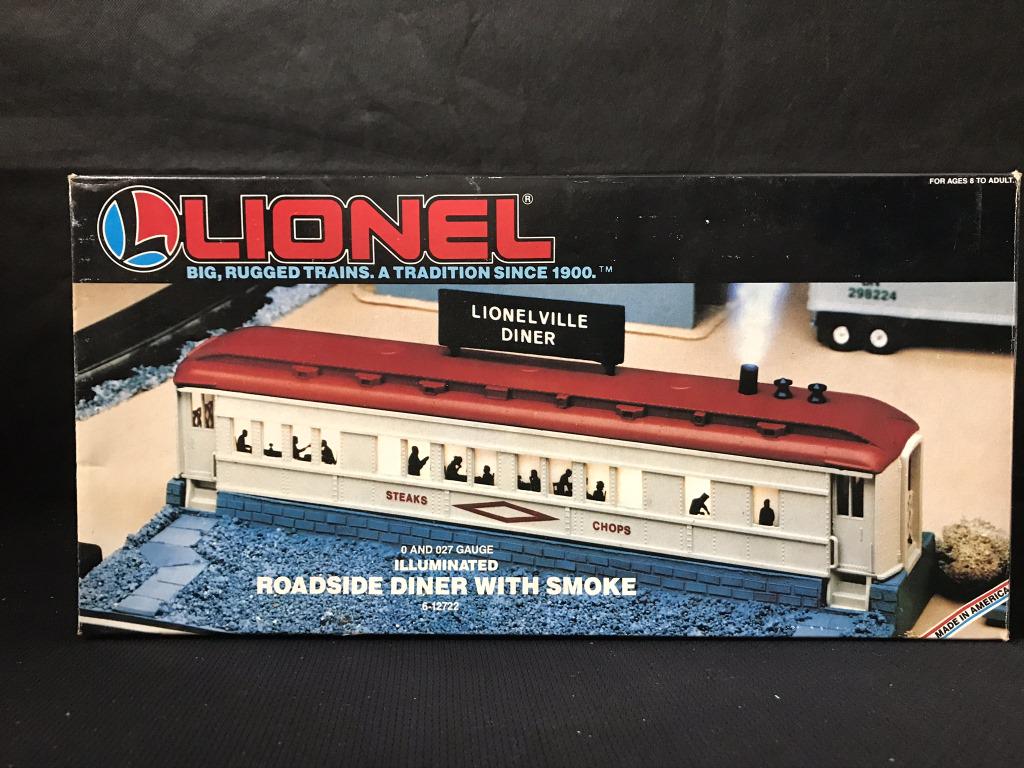 Lionel Smoking Diner (1 of 2)