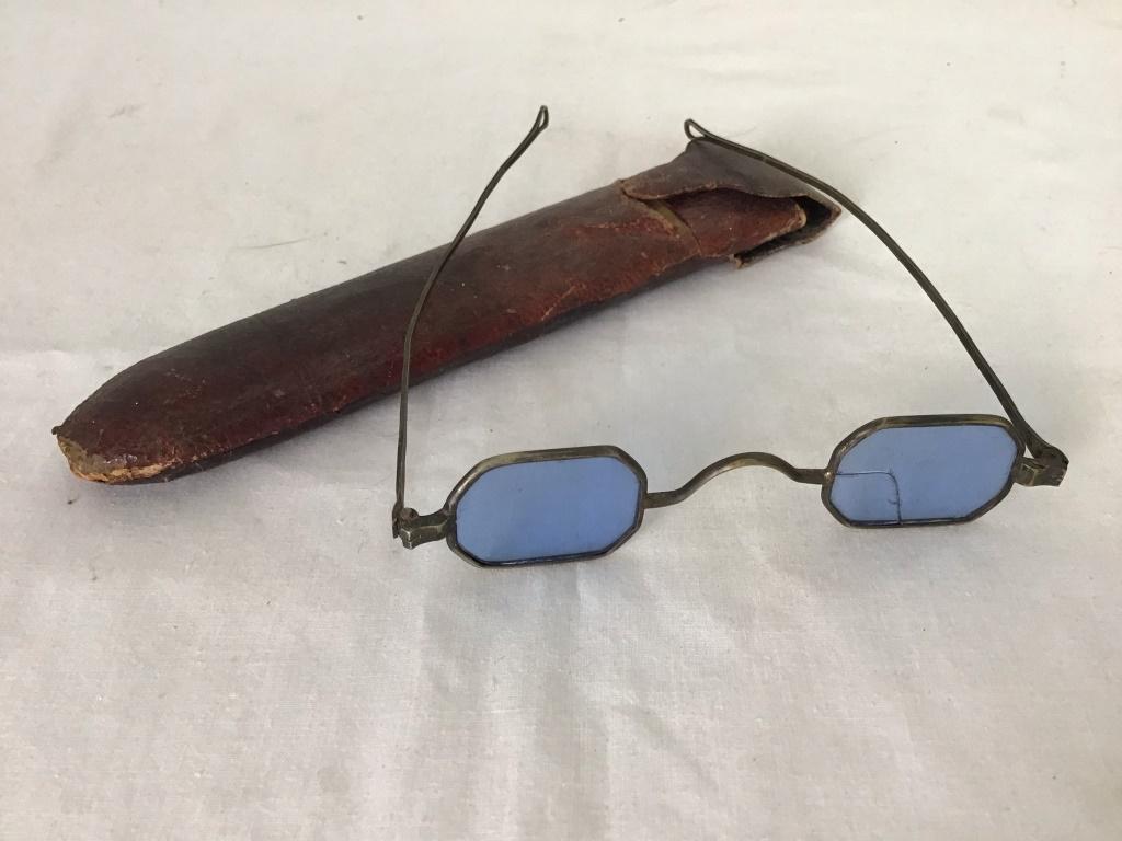 Blue Lens Glasses: Crack in one lens. Case 7h x 1.25w inches