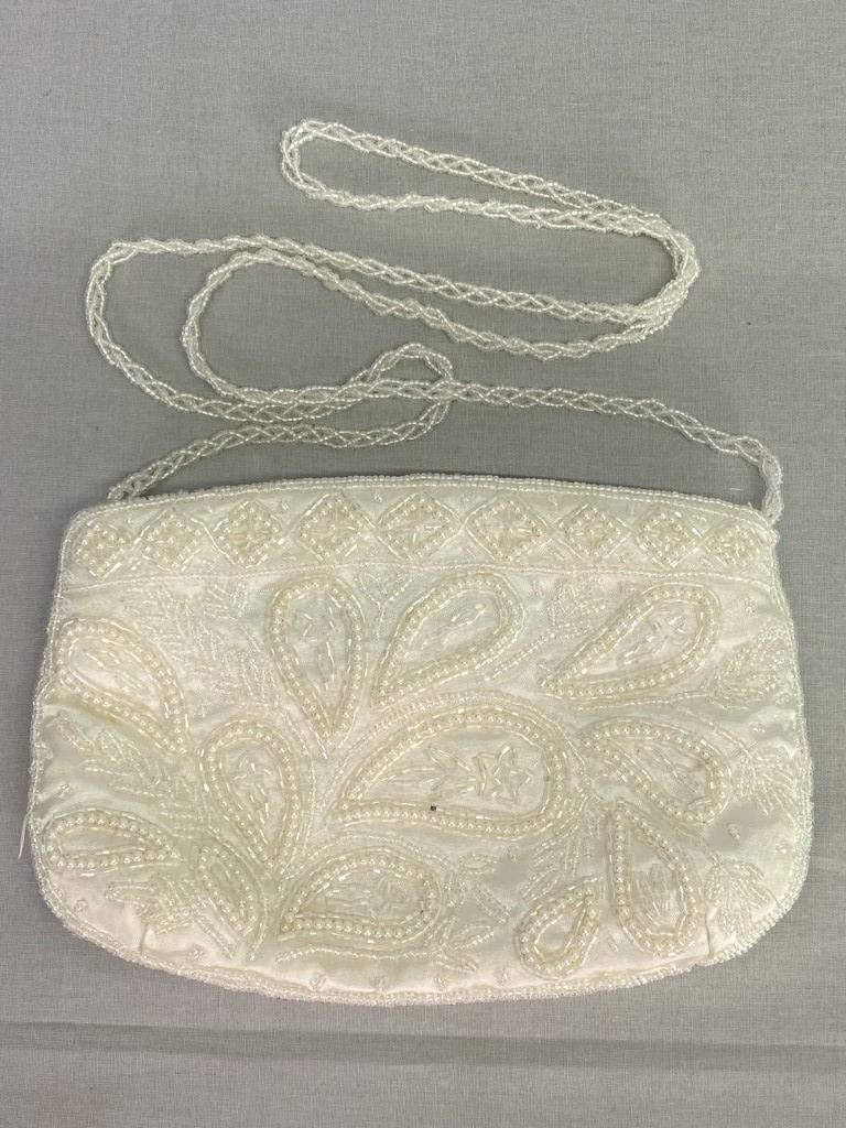 White Beaded Purse (1 of 3)