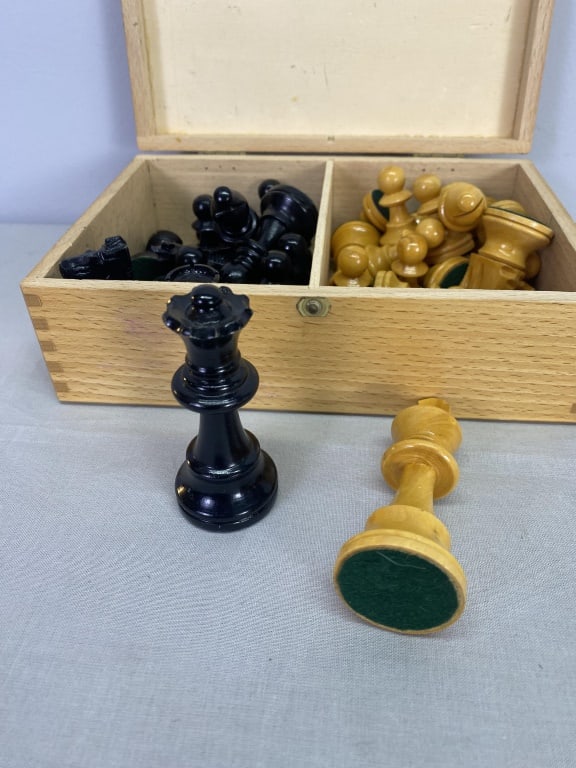 Chess Pieces in Wood Box (1 of 2)
