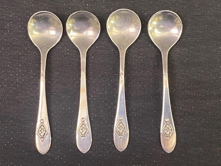 4 Sterling Salt Cellar Spoons (1 of 3)