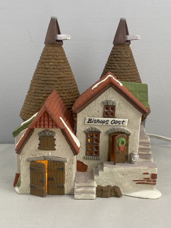 Bishop Oast House, Dickens Village: 5567-0 with box. 9"h x 10.25"w x 7.5"d. 2 lbs. 4 oz.